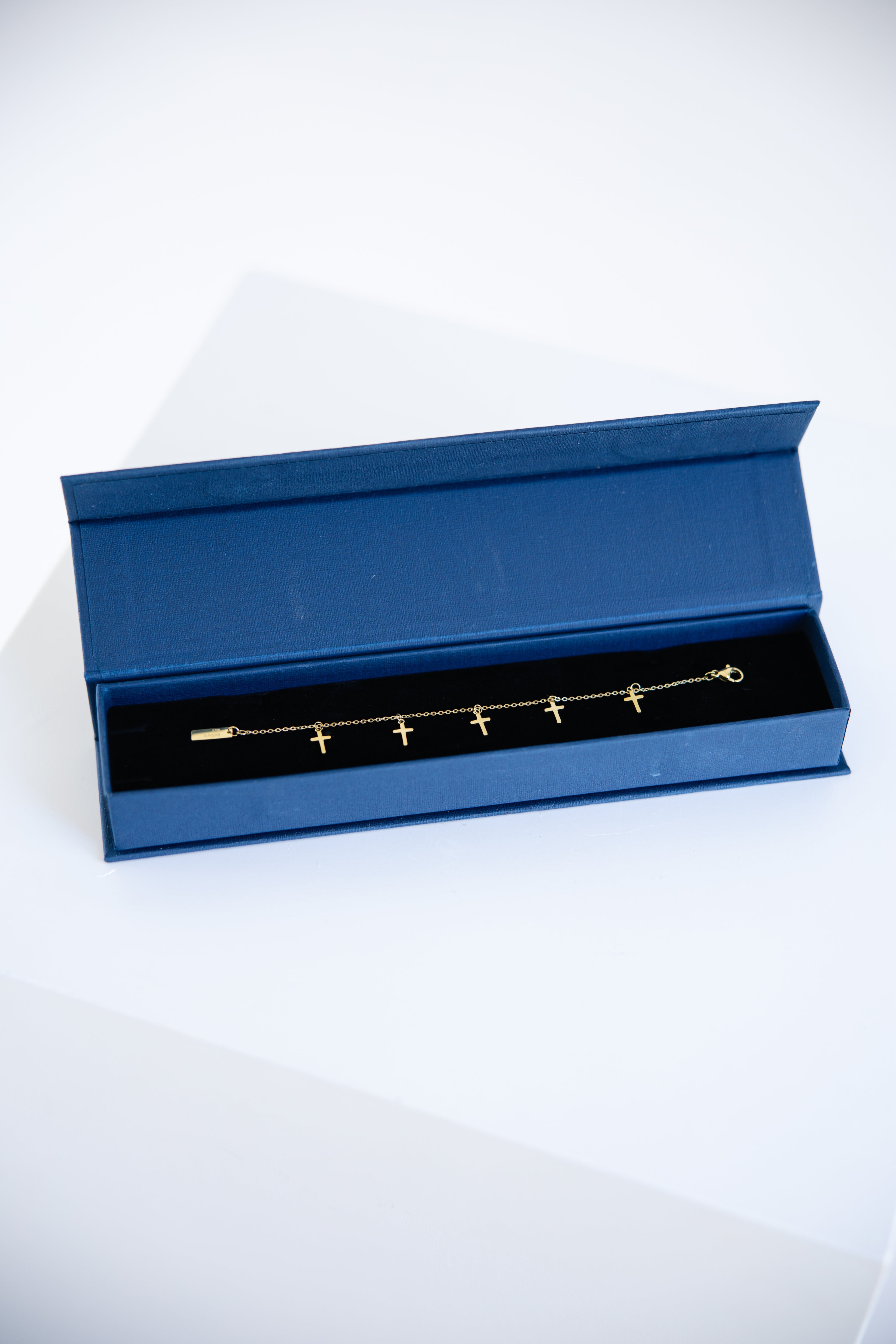 The Cross Bracelet